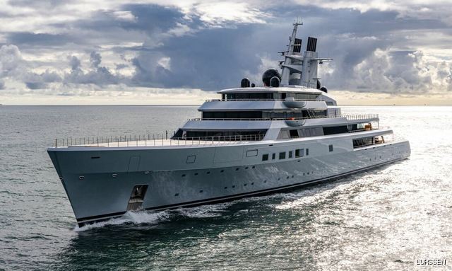 142m Lürssen Superyacht DRAGONFLY departs Lemwerder ahead of delivery