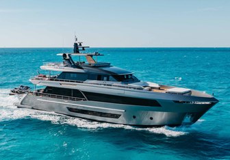 A Salt Weapon Yacht Charter in Florida