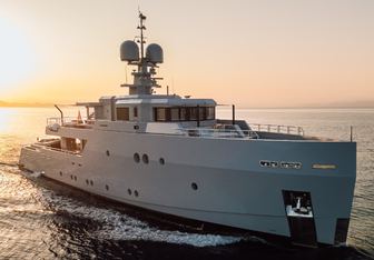 Carmen Yacht Charter in Santorini