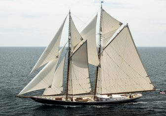 Columbia Yacht Charter in Florida