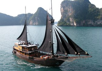 El Aleph Yacht Charter in South East Asia