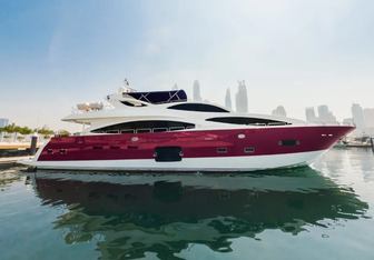 Kona Yacht Charter in Dubai