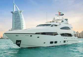 Lucien Yacht Charter in Santorini