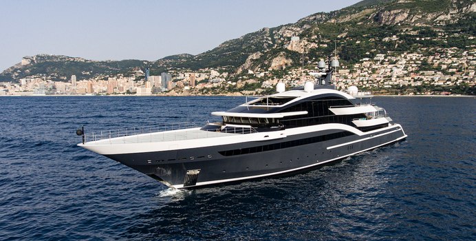 Luna Yacht Charter in Bahamas