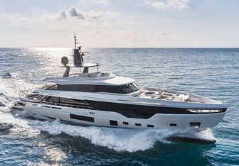 Volo Mare Yacht Charter in Santorini