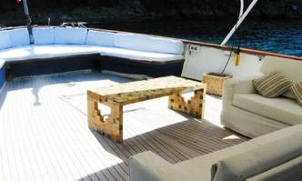 Dear B yacht charter Camper & Nicholsons Motor Yacht